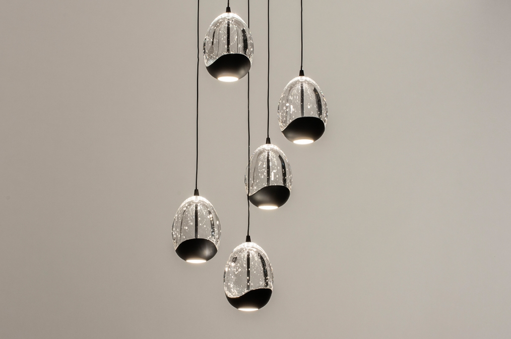 Foto 15005: Hanglamp met ronde plafondplaat en vijf eivormige glazen