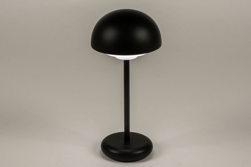 Foto 15198: Wiederaufladbare Tischlampe für drinnen und draußen im Retro-Stil in Schwarz