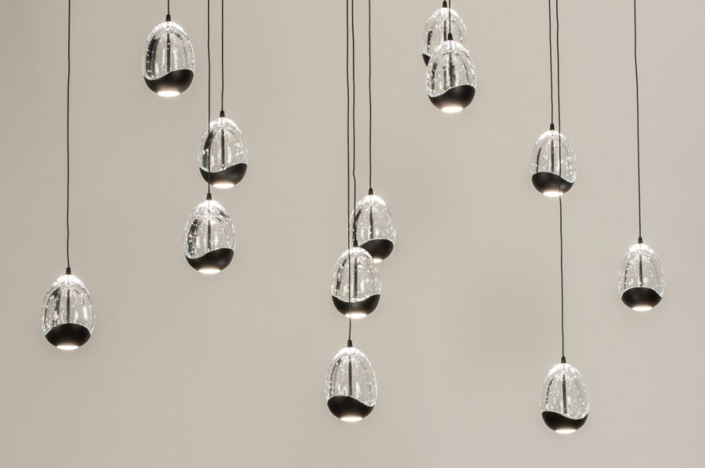 Foto 15271: Grote bijzondere hanglamp met twaalf glazen 