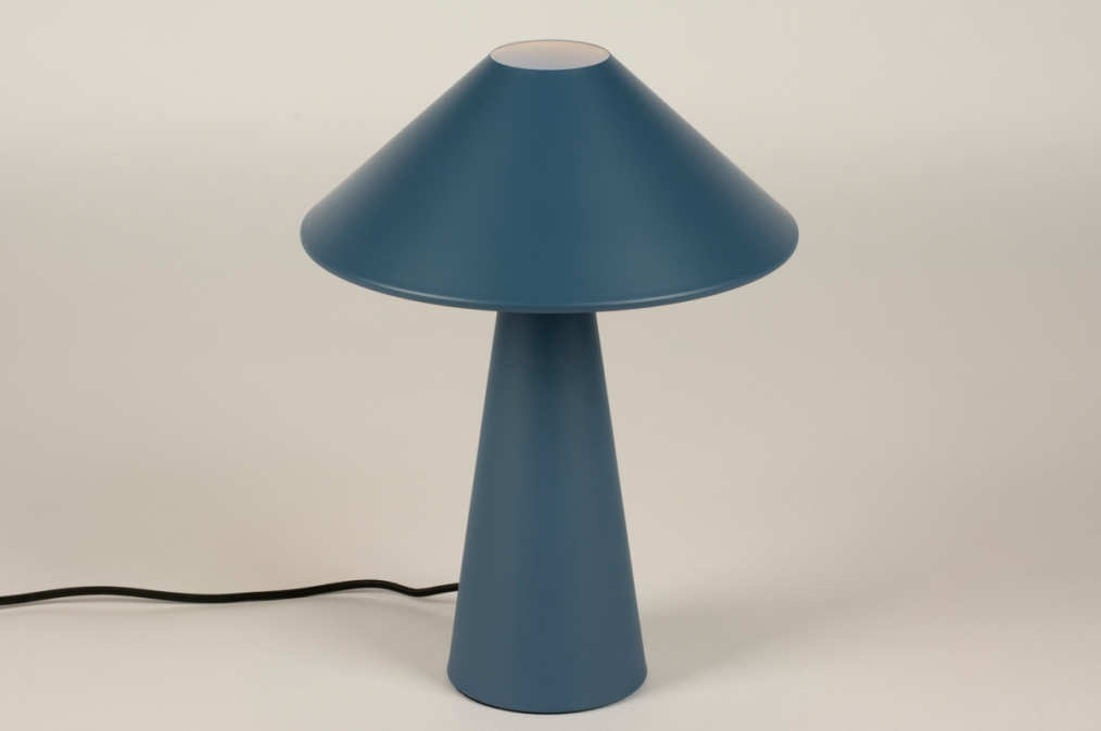 Foto 15509: Design Tischleuchte aus blauem Metall