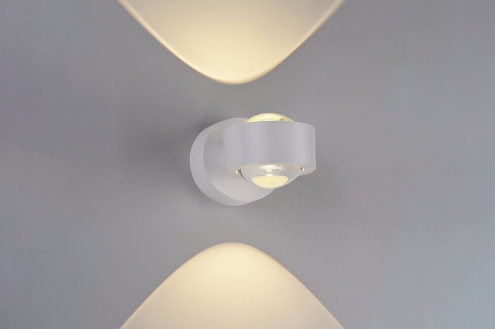 Foto 16105: Oplaadbare witte led wandlamp met dimbare led verlichting
