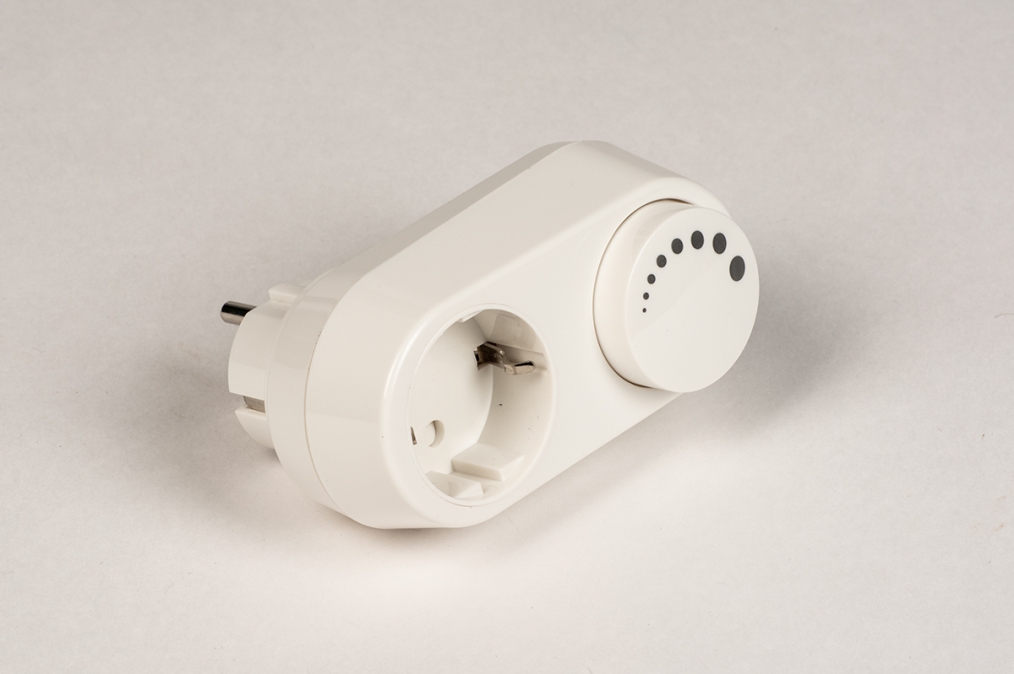 Foto 21212: Weißen Steckdosendimmer für einfaches dimmen von LED-Leuchtmitteln