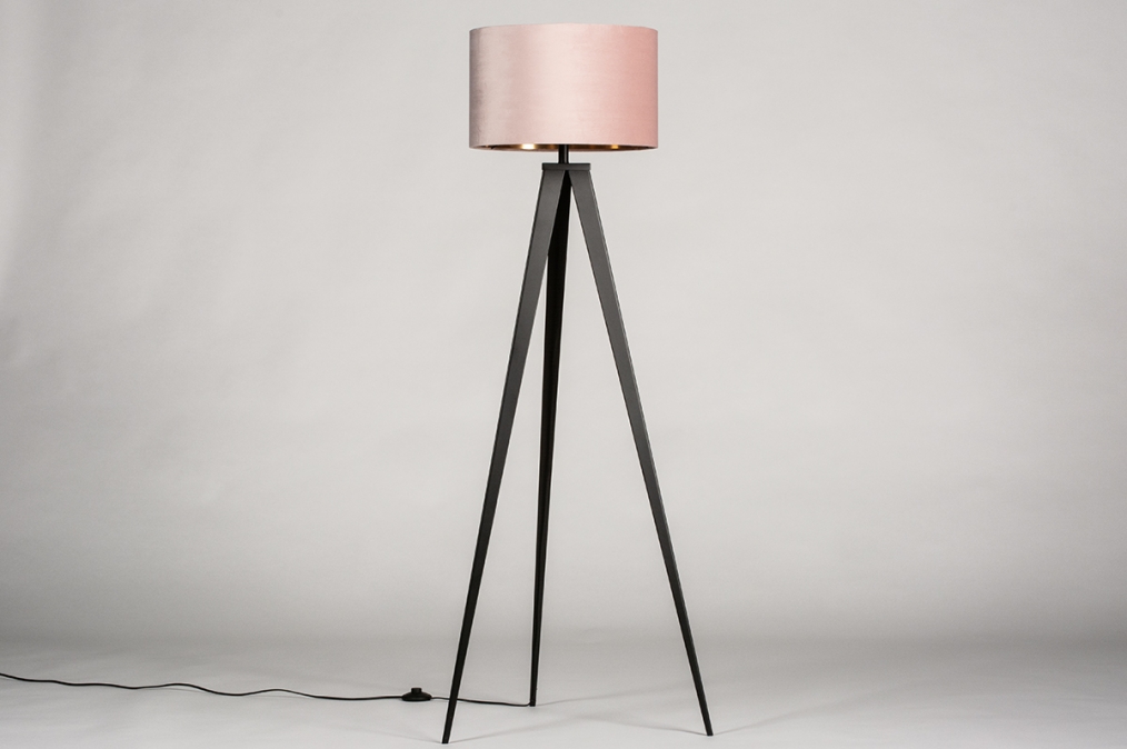 Wie Zinloos Anders Staande Lamp 30960: Landelijk, Modern, Eigentijds Klassiek, Stof