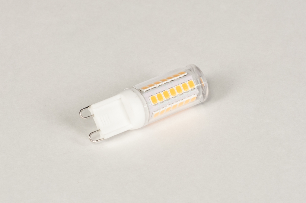 Foto 340: Klares LED-Leuchtmittel mit G9-Fassung, Verbrauch 3 Watt.