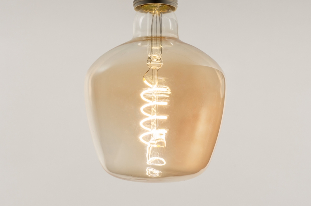 Foto 345: Grote led filament lamp in bijzondere vorm én dimbaar met schakelaar