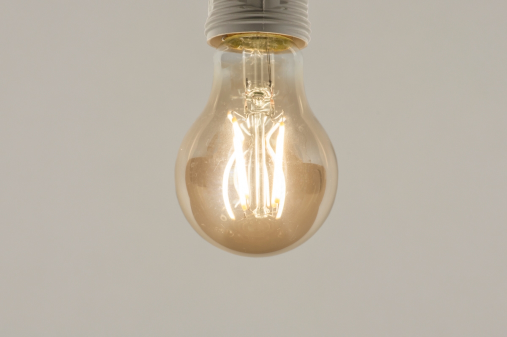 Foto 415: Led filament lamp dimbaar in 3 stappen 2200 kelvin 