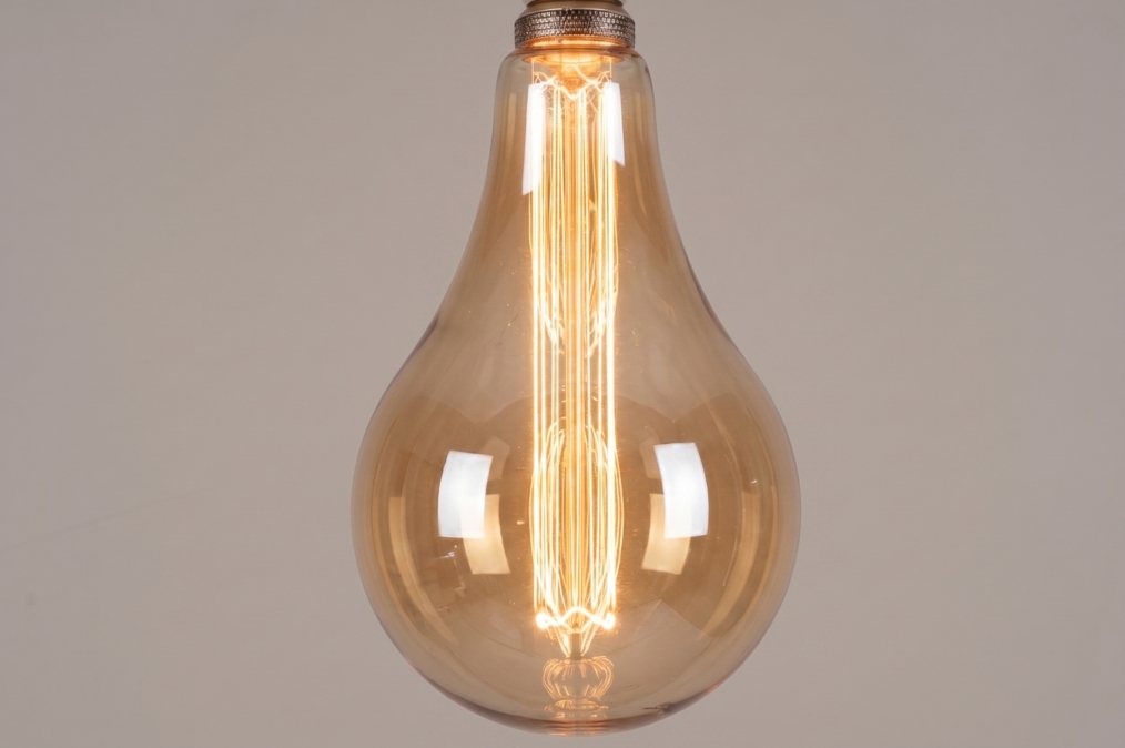 Foto 422: E27 XL led lamp, sfeervol licht met een decoratief design in druppelvorm