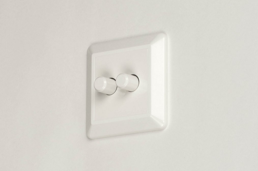 Zichtbaar relais ramp Dimmer 66010: Plastic, Metal, White, Gloss