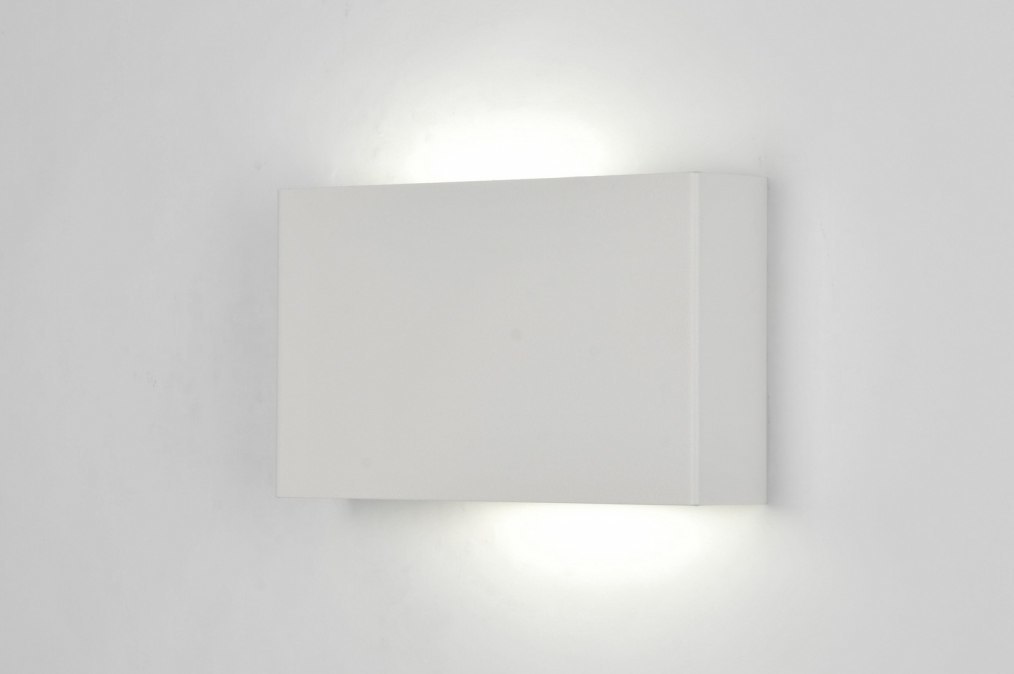 Foto 71300: Witte wandlamp in rechthoekige vorm 