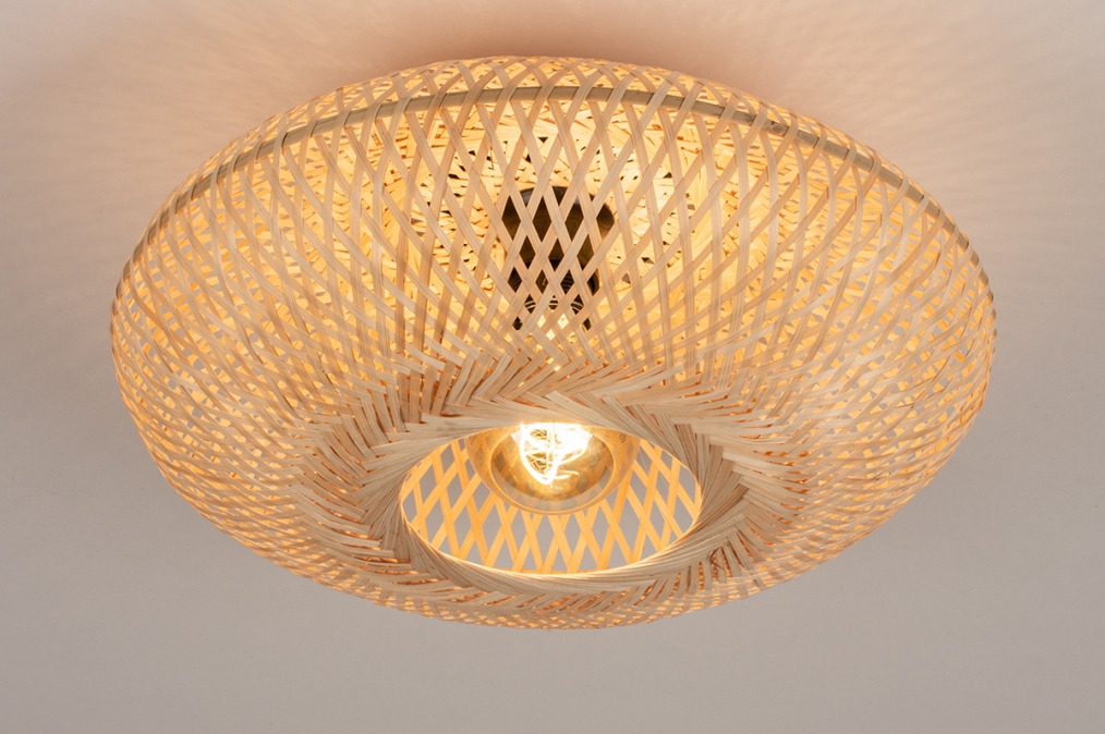 Foto 74516: Platte, rieten, rotan plafondlamp in naturel kleur, geschikt voor led verlichting.