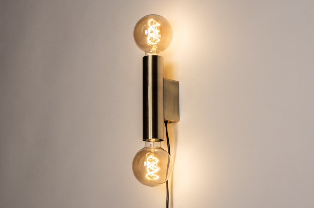 Foto 74519: Trendy slanke messingkleurige E27 wandlamp met snoer