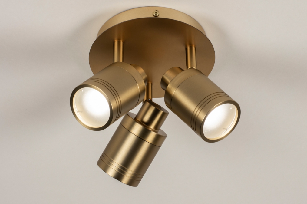 Foto 74848: Ronde plafondlamp met drie spots in goud/messing, ook geschikt voor in de badkamer