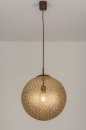 Foto 11894-1: Schitterende hanglamp in roestbruin 'antiek brons' voorzien van een matte, goudkleurige bol.