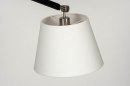 Foto 12500-8: Stoere, robuuste pendellamp in een combinatie van staal met een mat zwarte kleur en voorzien van een witte, stoffen kap.
