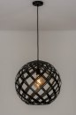 Foto 12587-1: Sfeervolle, stoere hanglamp in mat zwarte kleur, voorzien van open karakter.