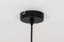 Foto 12599-9: Moderne, zwarte draadlamp voorzien van platte, dunne strips.