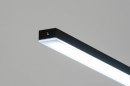 Foto 12661-13: Minimalistische hanglamp voorzien van dimbare led verlichting, uitgevoerd in een mat zwarte kleur.