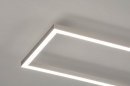 Foto 13101-8: Moderne, minimalistische plafondlamp uitgevoerd in staal en voorzien van led verlichting en instelbare lichtkleur. 