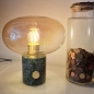 Foto 13344-5: Bijzondere, sfeervolle tafellamp met een groene, marmeren voet en een amberkleurig glas, geschikt voor led verlichting.