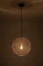 Foto 13472-9: Opengewerkte, mat zwarte bol / hanglamp met goudkleurige binnenzijde, geschikt voor led verlichting.
