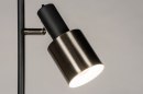 Foto 13614-8: Zwarte vloerlamp / leeslamp voorzien van stoere, stalen details, geschikt voor led.