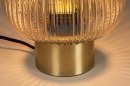 Foto 13796-5: Stimmungsvolle Tischlampe / Nachttischlampe in Messingfarbe mit bernsteinfarbenem Glas, geeignet für LED.