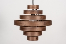 Foto 13853-5: Houten hanglamp in walnootkleur voorzien van een retro vormgeving.