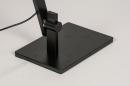 Foto 13867-11: Moderne, dimbare led tafellamp / bureaulamp uitgevoerd in een mat zwarte kleur. 