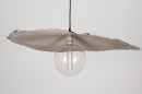 Foto 14005-7: Grote design hanglamp gemaakt van papier-maché, geschikt voor led verlichting.