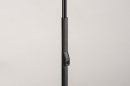 Foto 14105-12: Mattschwarze, dimmbare Art-Déco-Stehleuchte mit Opalglas-Lampenschirmen, die mit dimmbarer LED-Beleuchtung ausgestattet sind.