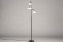 Foto 14105-2: Mattschwarze, dimmbare Art-Déco-Stehleuchte mit Opalglas-Lampenschirmen, die mit dimmbarer LED-Beleuchtung ausgestattet sind.