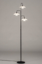 Foto 14105-3: Mattschwarze, dimmbare Art-Déco-Stehleuchte mit Opalglas-Lampenschirmen, die mit dimmbarer LED-Beleuchtung ausgestattet sind.