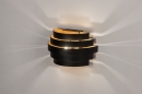 Foto 14290-4: Zwarte wandlamp van metaal met een gouden binnenkant 