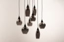 Foto 14294-4: Zwarte hanglamp met acht rookglazen op verschillende hoogtes