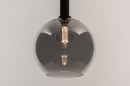 Foto 14334-3: Trendige, schwarze Pendelleuchte mit schwarzem Rauchglas und für austauschbare LED geeignet.