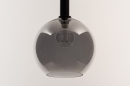 Foto 14334-4: Trendige, schwarze Pendelleuchte mit schwarzem Rauchglas und für austauschbare LED geeignet.