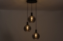 Foto 14335-13: Trendy, zwarte hanglamp voorzien van drie glazen kappen, geschikt voor vervangbaar led.