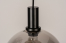 Foto 14335-8: Trendy, zwarte hanglamp voorzien van drie glazen kappen, geschikt voor vervangbaar led.