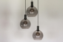 Foto 14335-9: Trendy, zwarte hanglamp voorzien van drie glazen kappen, geschikt voor vervangbaar led.