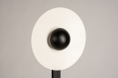 Foto 14920-8: Stimmungsvolle Design-Stehleuchte, dimmbares LED-Licht, in mattem Schwarz / Weiß.