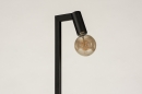Foto 14971-17: Zwarte vloerlamp met drie verschillende looks; zwarte leeslamp, leeslamp met messing detail of industriële vloerlamp