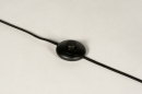 Foto 14971-21: Zwarte vloerlamp met drie verschillende looks; zwarte leeslamp, leeslamp met messing detail of industriële vloerlamp