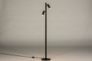 Foto 14972-2: Schwarze Stehlampe mit drei verschiedenen Looks; schwarze Leselampe, Leselampe mit Messingdetail oder industrielle Stehlampe