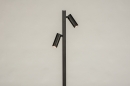 Foto 14972-5: Schwarze Stehlampe mit drei verschiedenen Looks; schwarze Leselampe, Leselampe mit Messingdetail oder industrielle Stehlampe