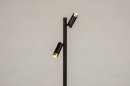 Foto 14972-7: Schwarze Stehlampe mit drei verschiedenen Looks; schwarze Leselampe, Leselampe mit Messingdetail oder industrielle Stehlampe