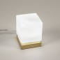 Foto 15163-3: Design tafellamp in kubus vorm van opaalglas en messing met touchdimmer