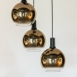 Foto 15249-9: Zwarte hanglamp met drie bollen van spiegelend goud glas