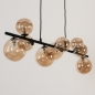 Foto 15253-18: Langwerpige hanglamp in het zwart met negen bollen van glas in amber kleur