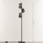 Foto 15256-1: Zwarte dimbare vloerlamp met zes bollen van rookglas in boutique hotel stijl