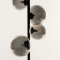 Foto 15256-10: Zwarte dimbare vloerlamp met zes bollen van rookglas in boutique hotel stijl